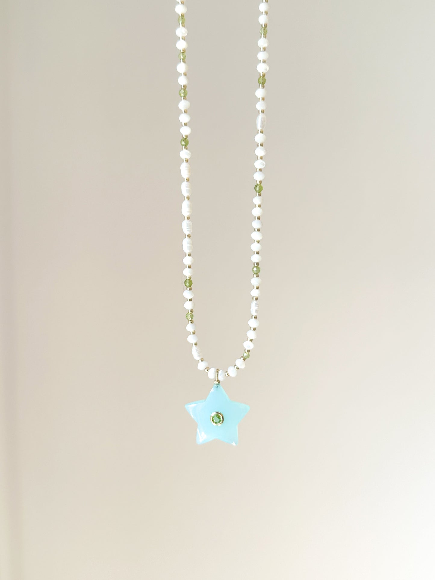 Mother of Pearl with Chalendony Star